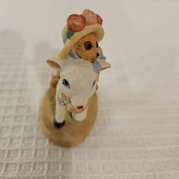 Cloud Miniature 2 1/2" tall 1991 Collectors Club ExclusivePorcelain figurine - Picture 5 of 7